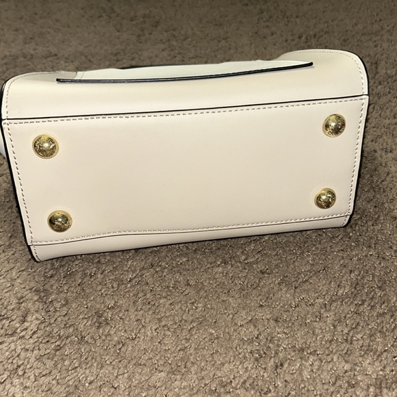 Handbag - Picture 3 of 4